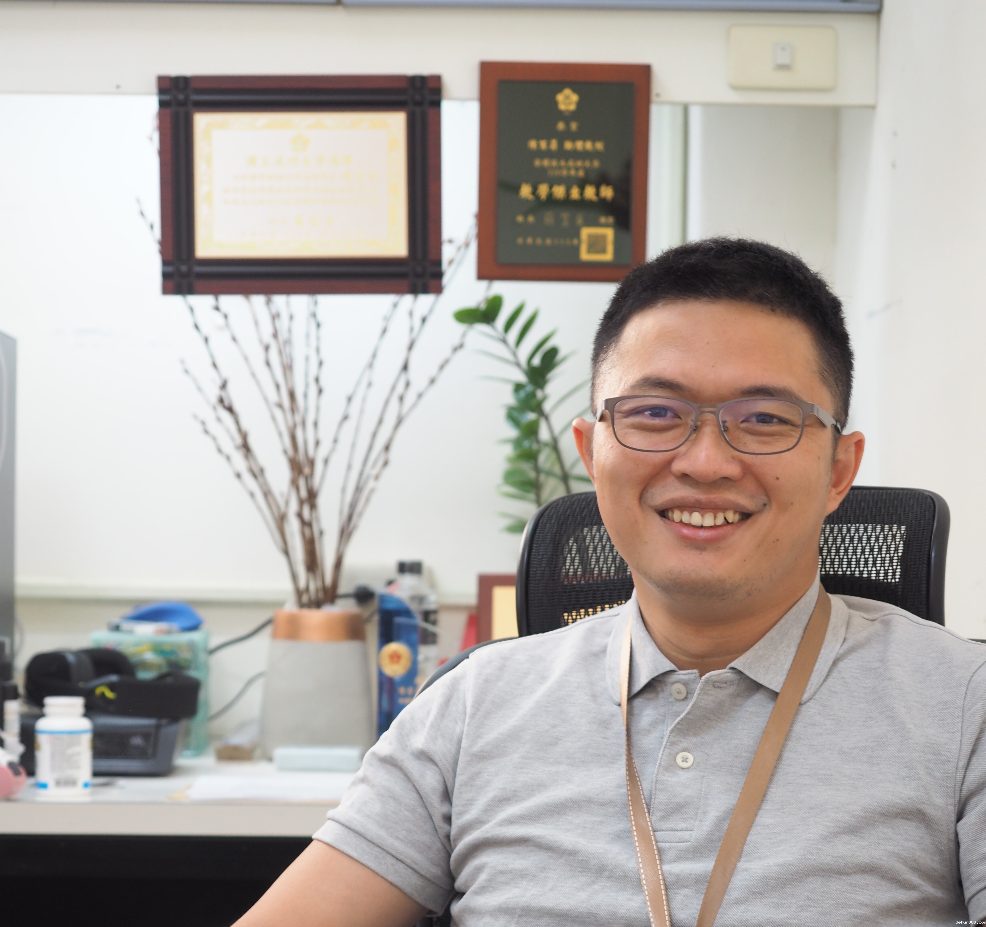 新利18软件官网醫學檢驗生物技術系陳百昇老師團隊,發現缺氧誘發因子在非轉錄層面上動態調控微型核糖核酸成熟化的新機制,成果受國際矚目