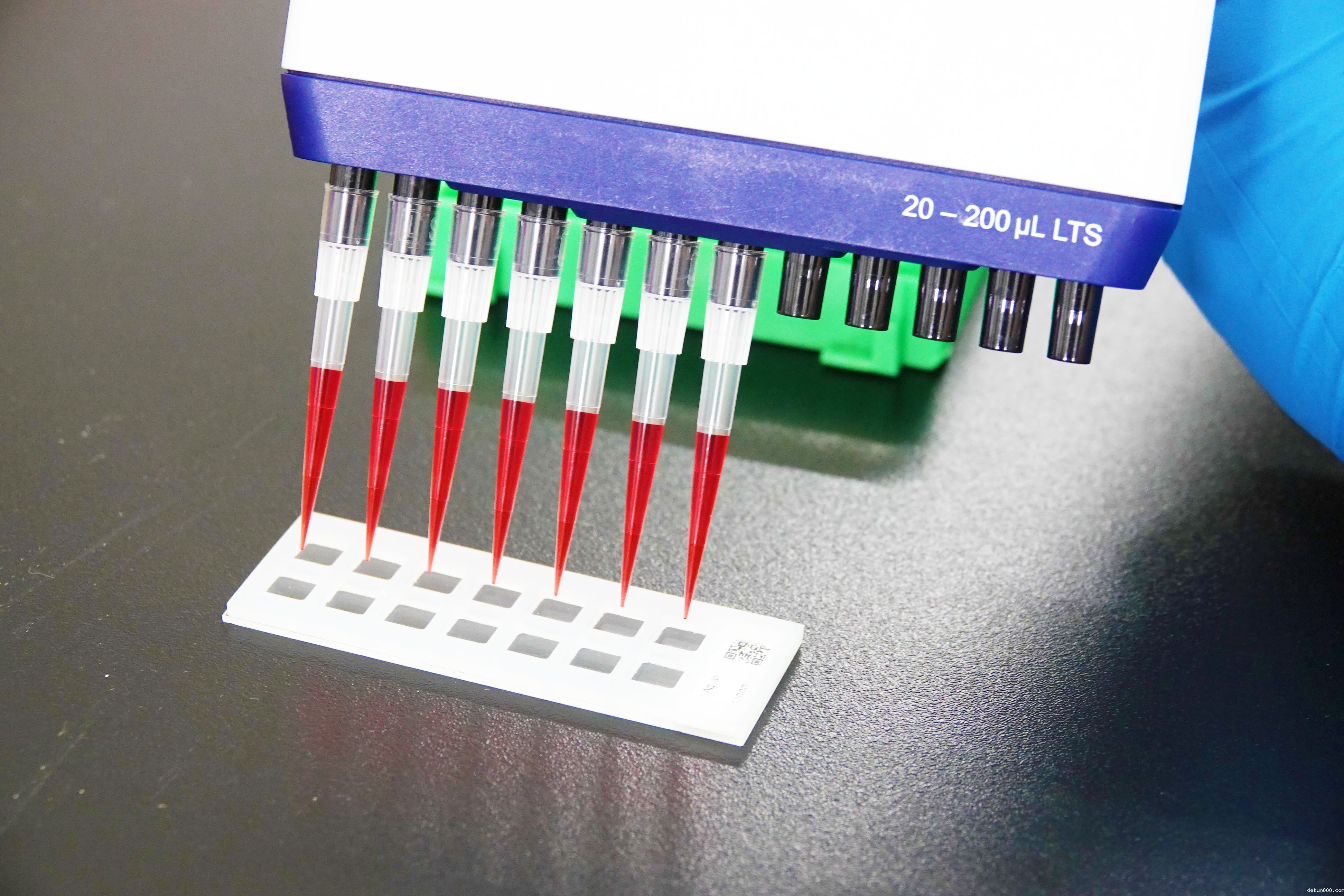 Group from NCKU develops novel high-throughput protein detection chip for coronavirus variants