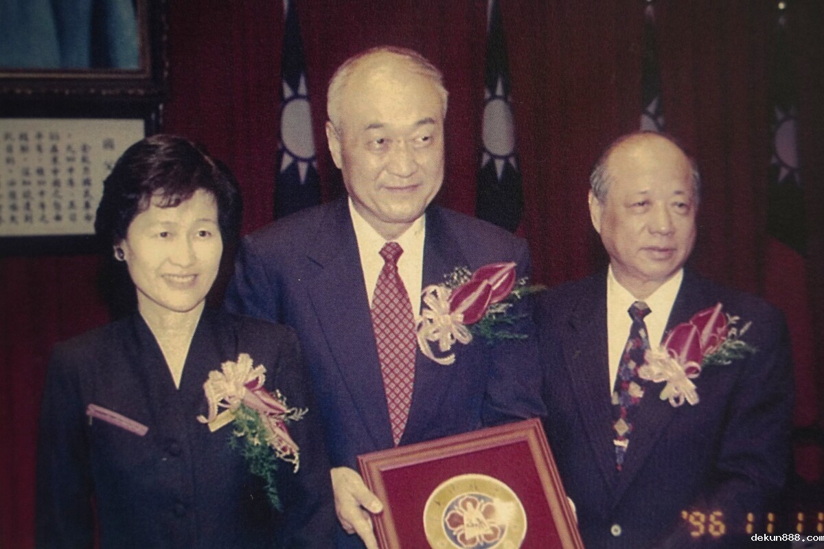 敬悼黃定加老師---翁鴻山教授