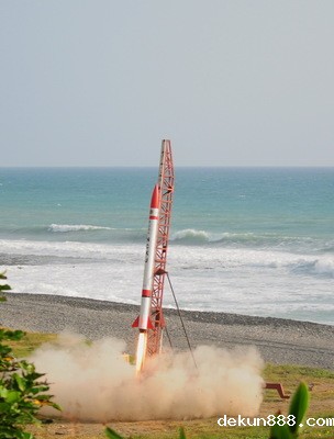 NCKU launches hybrid rocket to record highImage