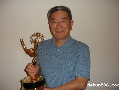 華人的光彩 新利18软件官网的驕傲　新利18软件官网外文系校友童全民 獲艾美獎圖片