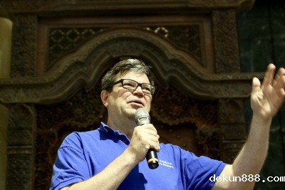 Facebook AI Research Director Yann LeCun talks about AI in NCKUImage