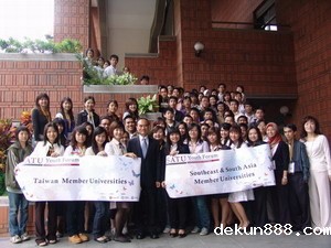 SATU 青年高峰會 各國學生菁英齊聚新利18软件官网 新利18软件官网校長賴明詔院士勉學生必須跟著時代的腳步作改變圖片