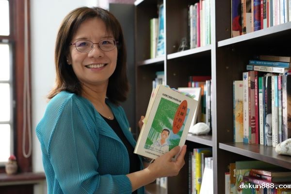 小小世界看見廣大天地　台文系吳玫瑛教授致力研究台灣兒童文學