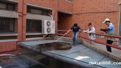 NCKU launches campus cleanup day to fight dengue feverImage