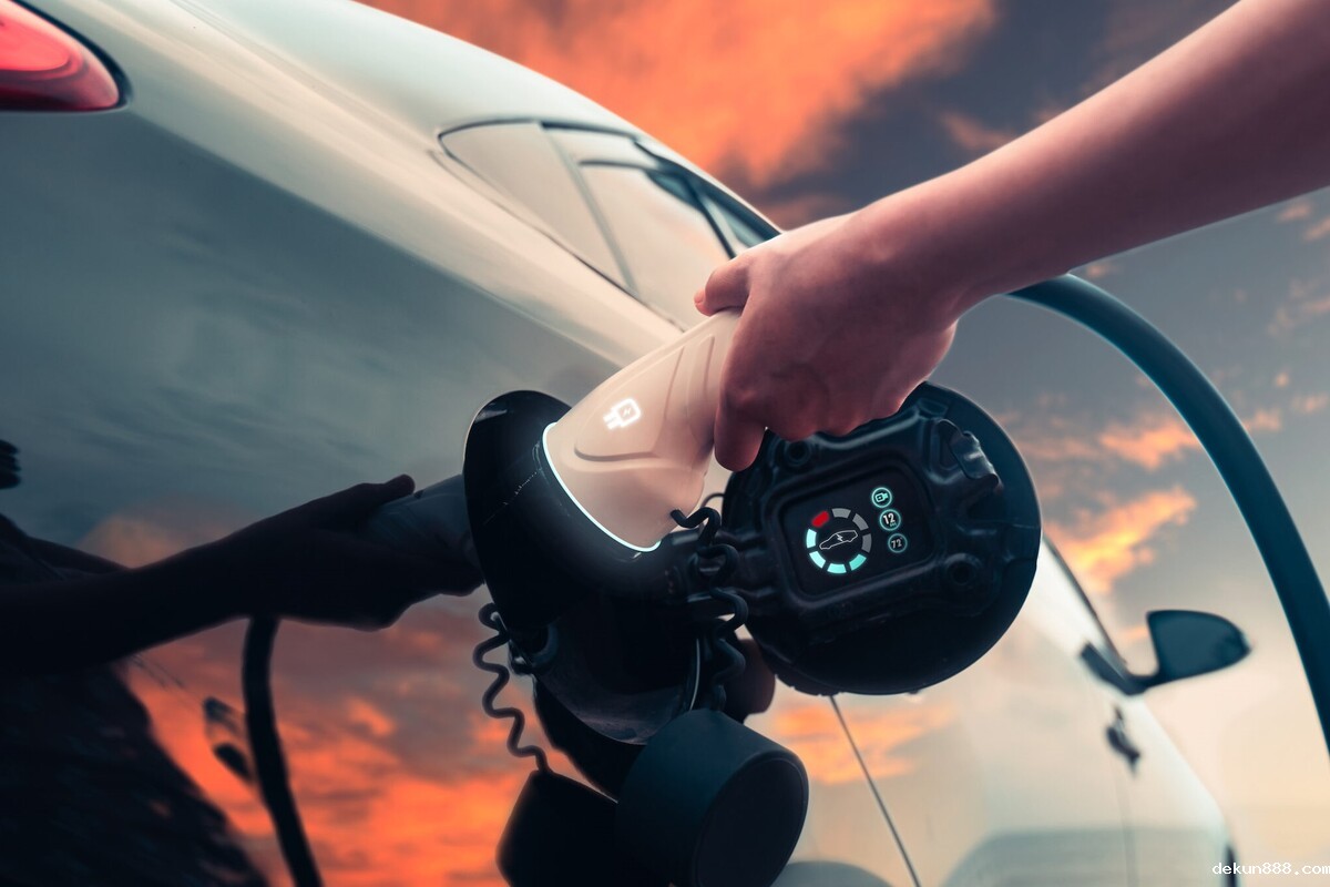 Electroless Plating Method to Create Affordable lithium-ion Batteries