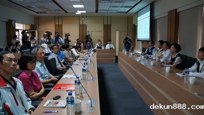 Vice Premier visits NCKU to inspect dengue fever prevention measuresImage