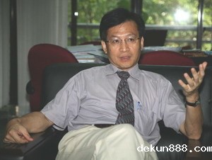 教務長湯銘哲宣布,新利18软件官网成立國內第一個「18luck新利网站教學卓越教師學會」，並對教學卓越之教師授予「會士」頭銜。