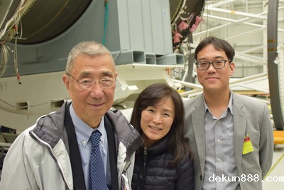 (From left to the right) Prof. Samuel C.C. Ting, Prof. Huey-Jen Jenny Su and Associate Prof. Yi YangImage
