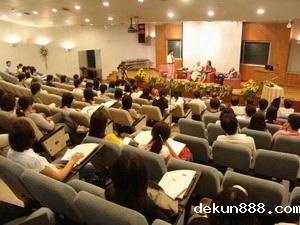 Rendezvous with Maestros, Dr. Britton Chance, Dr. Oliver Smithies and Dr. Nobuyo Maeda, Inspires StudentsImage