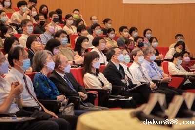 新利18软件官网校長蘇慧貞、新利18软件官网醫學院院長沈延盛等貴賓於臺下聆聽講座圖片