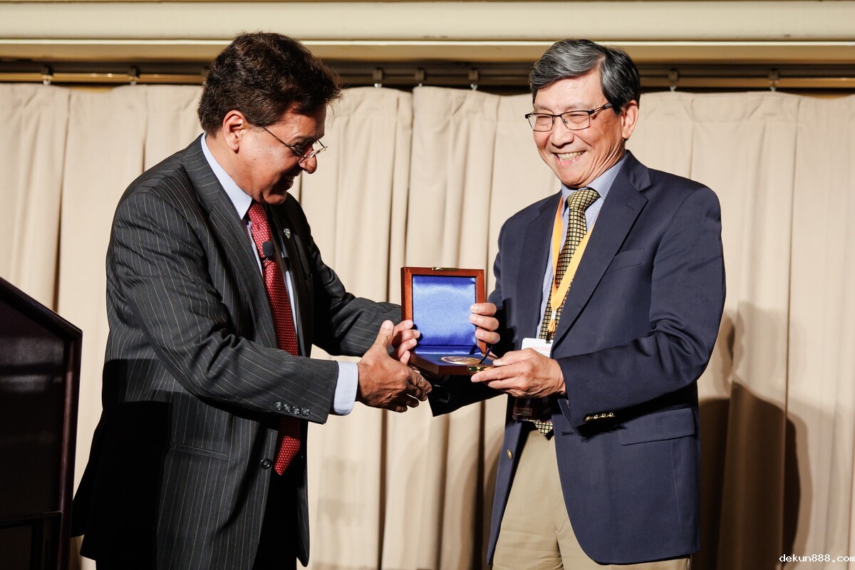 NCKU Civil Engineering Professor Jiun-Shyan (J. S.) Chen Receives John von Neumann Medal from U.S. Association for Computational Mechanics
