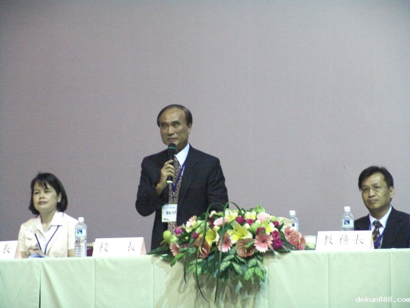 新利18软件官网12日舉辦新生家長座談會　爆滿　賴明詔校長真情對話　抓得住家長的心圖片