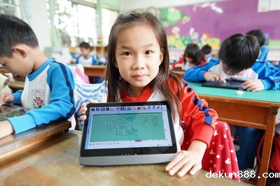 NCKU professor develops cloud-based interactive e-book reader to boost study efficacyImage